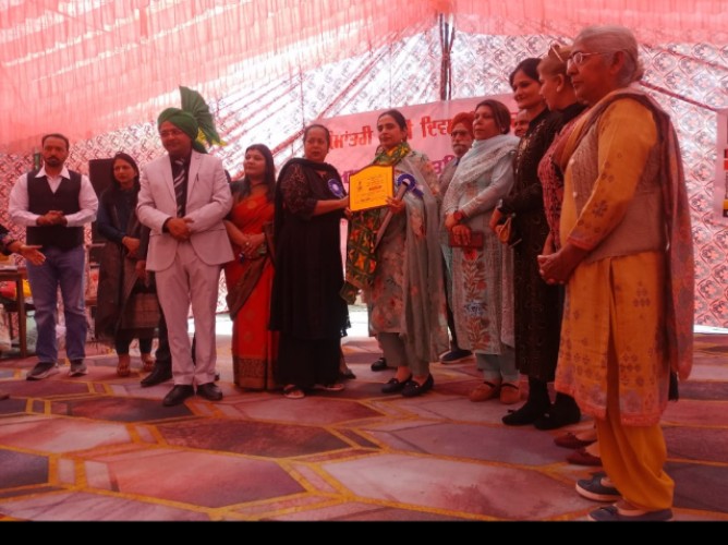 Honoring Dr. Gurupdesh Kaur for her unique contribution on the occasion of International Women's Day